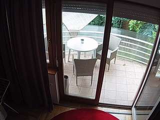 voyeurcam-julmodels-living-7