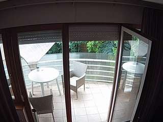 voyeurcam-julmodels-living-7