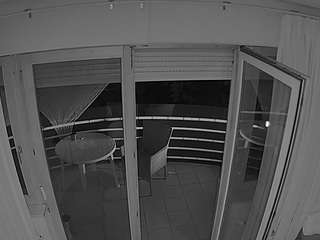 voyeurcam-julmodels-living-7