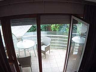 voyeurcam-julmodels-living-7
