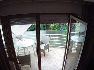 voyeurcam-julmodels-living-7