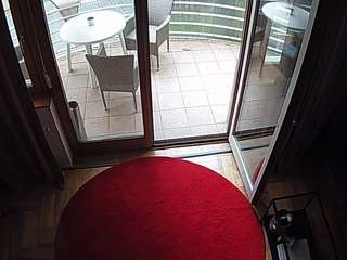 voyeurcam-julmodels-living-7