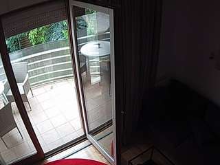 voyeurcam-julmodels-living-7