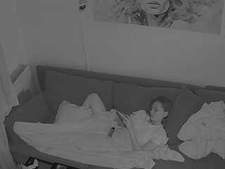 voyeurcam-julmodels-living-7