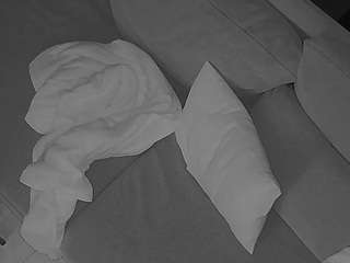 voyeurcam-julmodels-living-7