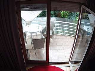 voyeurcam-julmodels-living-7