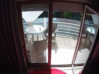 voyeurcam-julmodels-living-7