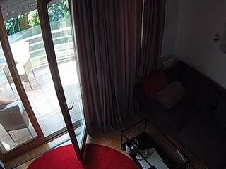 voyeurcam-julmodels-living-7