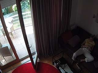 voyeurcam-julmodels-living-7