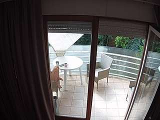 voyeurcam-julmodels-living-7