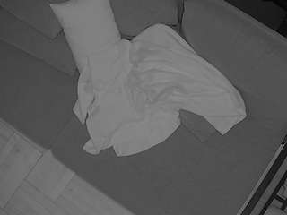 voyeurcam-julmodels-living-7