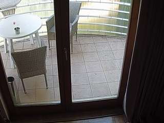 voyeurcam-julmodels-living-7
