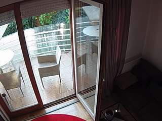 voyeurcam-julmodels-living-7