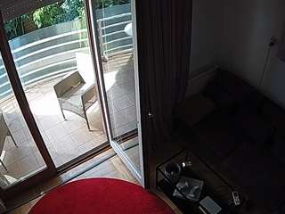 voyeurcam-julmodels-living-7
