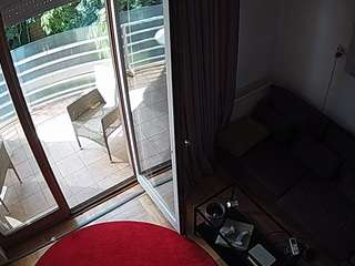 voyeurcam-julmodels-living-7