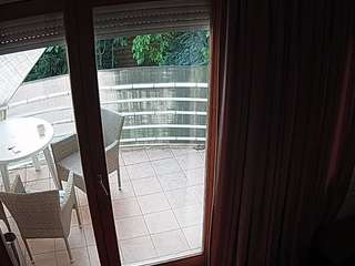 voyeurcam-julmodels-living-7