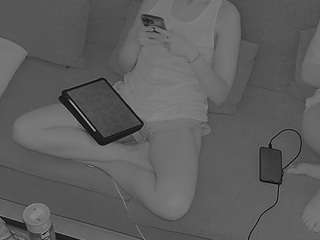 voyeurcam-julmodels-living-7