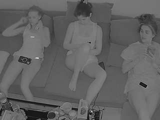 voyeurcam-julmodels-living-7