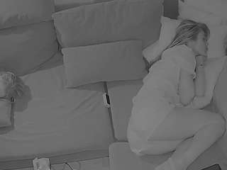 voyeurcam-julmodels-living-7