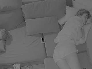 voyeurcam-julmodels-living-7