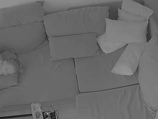 voyeurcam-julmodels-living-7