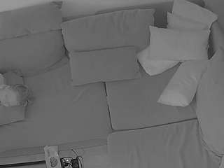 voyeurcam-julmodels-living-7