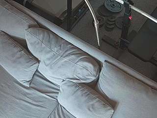 voyeurcam-julmodels-living-7