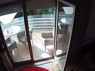 voyeurcam-julmodels-living-7