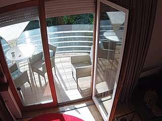 voyeurcam-julmodels-living-7