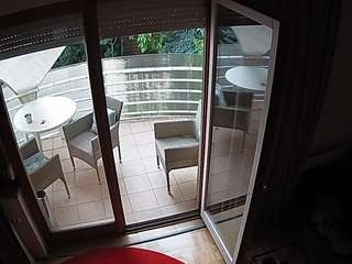 voyeurcam-julmodels-living-7