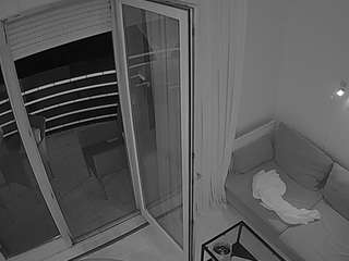 voyeurcam-julmodels-living-7