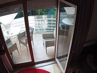 voyeurcam-julmodels-living-7