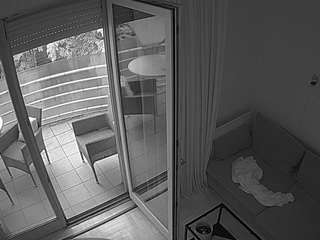 voyeurcam-julmodels-living-7