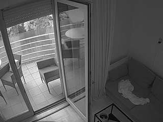 voyeurcam-julmodels-living-7