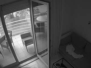 voyeurcam-julmodels-living-7