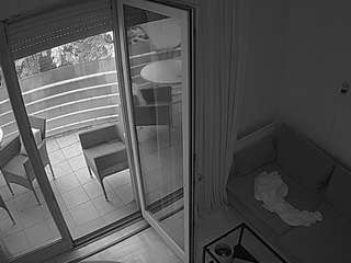 voyeurcam-julmodels-living-7