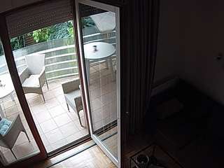 voyeurcam-julmodels-living-7