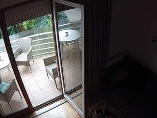 voyeurcam-julmodels-living-7
