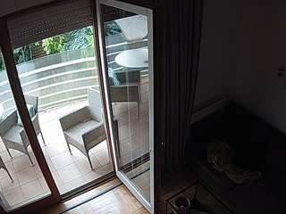 voyeurcam-julmodels-living-7
