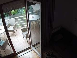 voyeurcam-julmodels-living-7