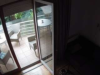 voyeurcam-julmodels-living-7