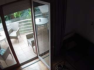 voyeurcam-julmodels-living-7