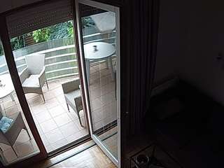 voyeurcam-julmodels-living-7