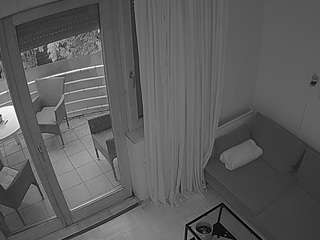 voyeurcam-julmodels-living-7