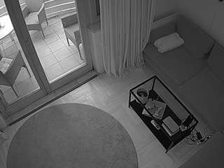 voyeurcam-julmodels-living-7