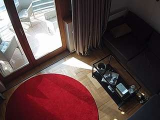 voyeurcam-julmodels-living-7