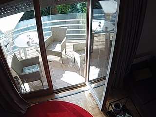 voyeurcam-julmodels-living-7