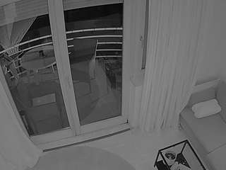 voyeurcam-julmodels-living-7