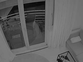 voyeurcam-julmodels-living-7