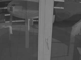 voyeurcam-julmodels-living-7